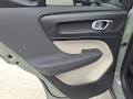 2024 Volvo XC40 Ultimate Dark Theme